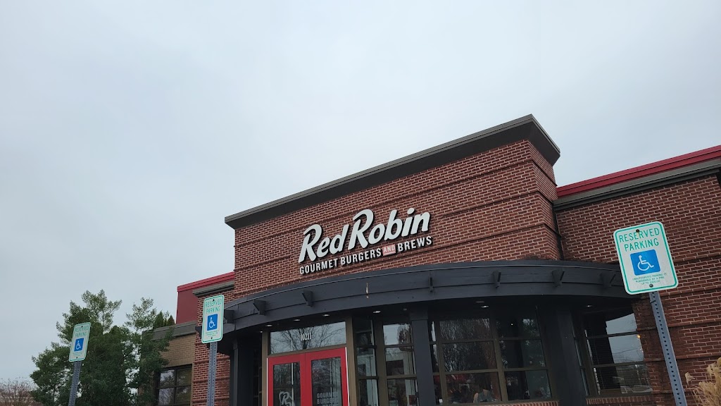 Red Robin Gourmet Burgers and Brews | 10211 Collierville Rd, Collierville, TN 38017, USA | Phone: (901) 854-7645