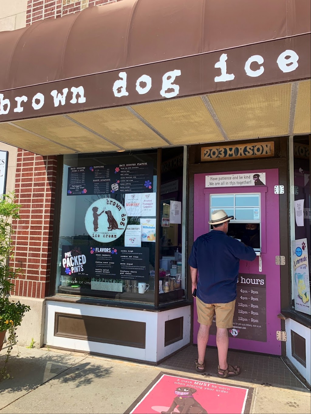 Brown Dog Ice Cream | 203 Mason Ave, Cape Charles, VA 23310, USA | Phone: (757) 695-3868