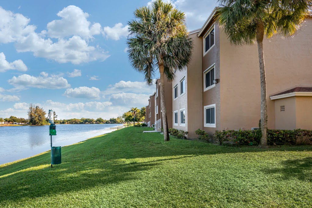 Summerlake Apartments | 5941 Summerlake Dr, Davie, FL 33314 | Phone: (954) 519-7825