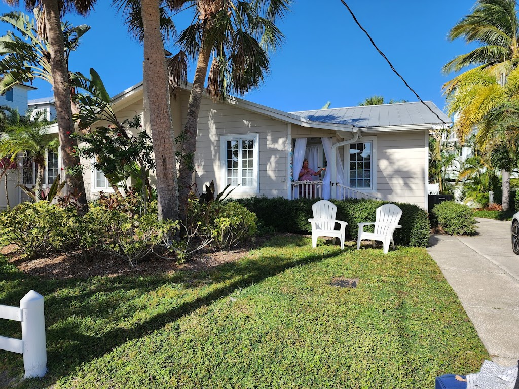 Sea Palm Cottages | 5408 Plaza De Las Palmas, Sarasota, FL 34242, USA | Phone: (310) 614-4137