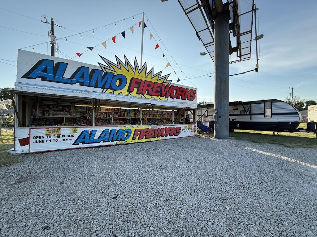 Alamo Fireworks Stand | 13970 US-377, Benbrook, TX 76126, USA | Phone: (210) 667-1106