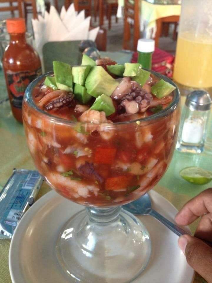 Mariscos España | Carretera Libre Tijuana-Ensenada, KM 33, 22710 Rosarito, B.C., Mexico | Phone: 661 111 9542