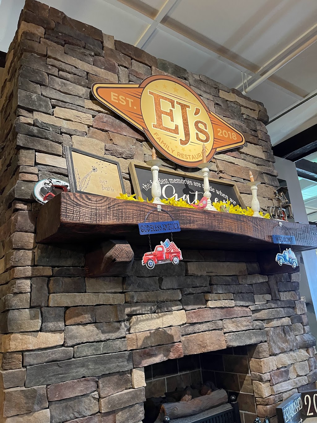 EJS Family Restaurant | 817 Carolina Ave, Chester, WV 26034, USA | Phone: (304) 387-2799