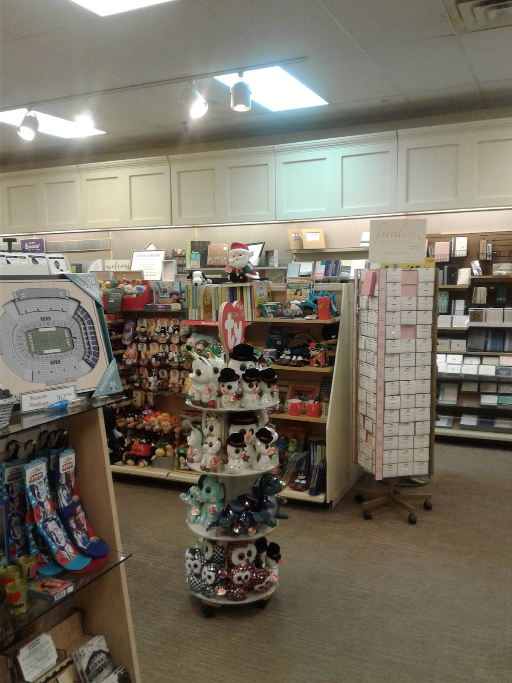 Lauries Hallmark Shop | Moon Plaza, 5990 University Blvd Ste 9, Coraopolis, PA 15108, USA | Phone: (412) 269-0905