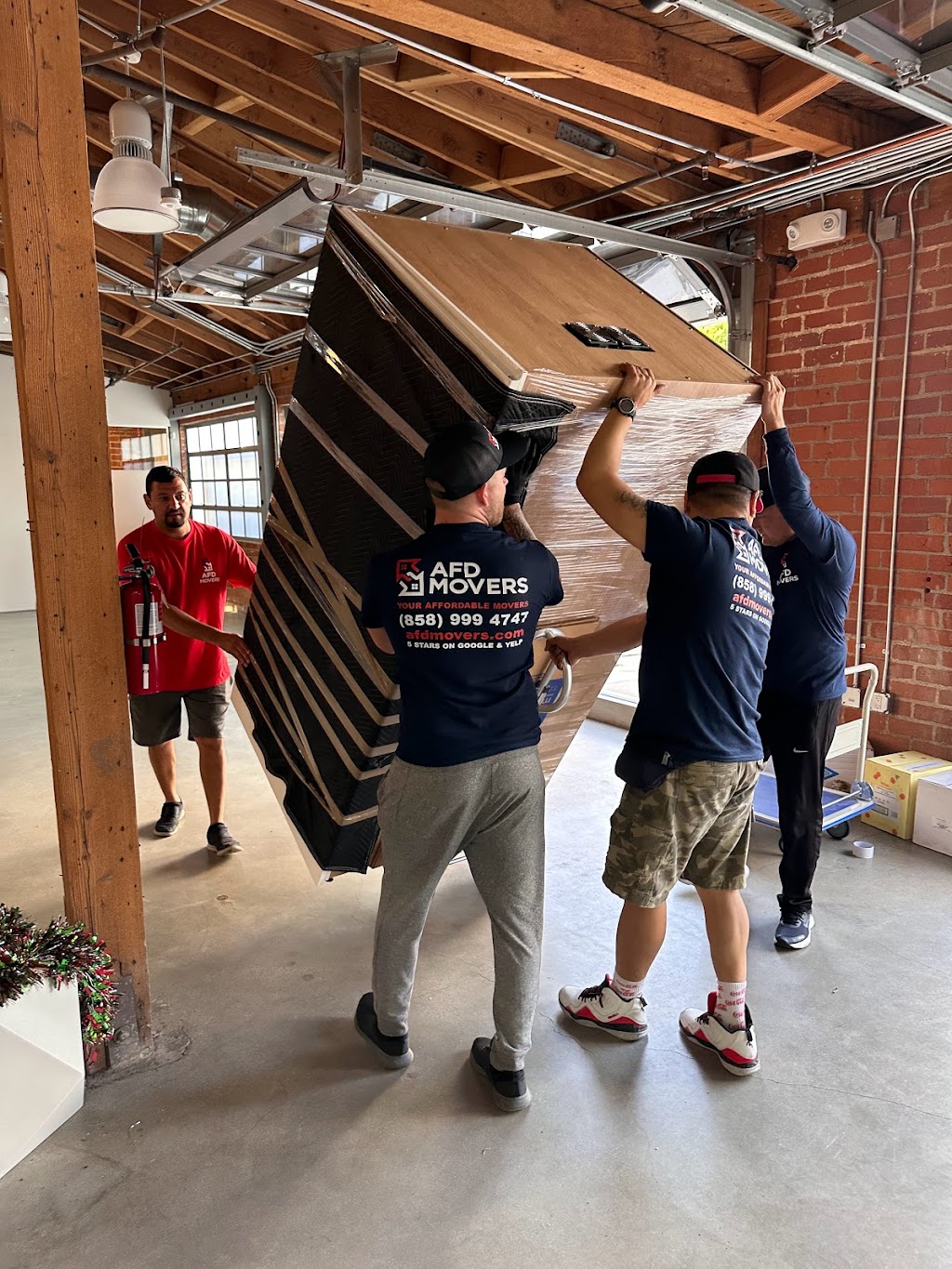 AFD MOVERS INC | 1700 E Garry Ave, Santa Ana, CA 92705, USA | Phone: (949) 471-0091