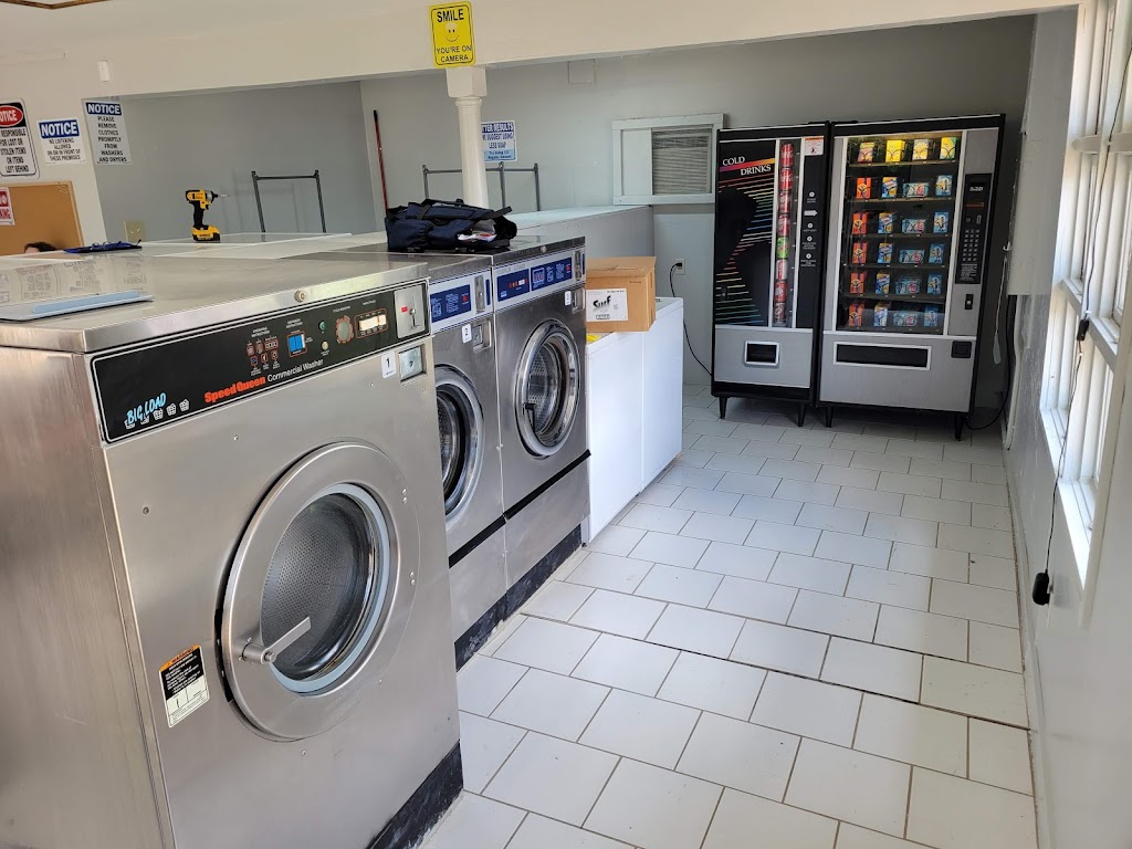 PJ Coin Laundry | 107 S Elm St, Kemp, TX 75143, USA | Phone: (214) 537-1550