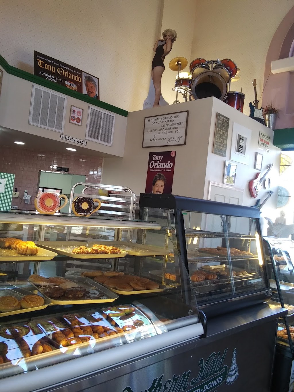 Southern Maid Donuts | 1525 E Ontario Ave #105, Corona, CA 92881, USA | Phone: (951) 356-5676