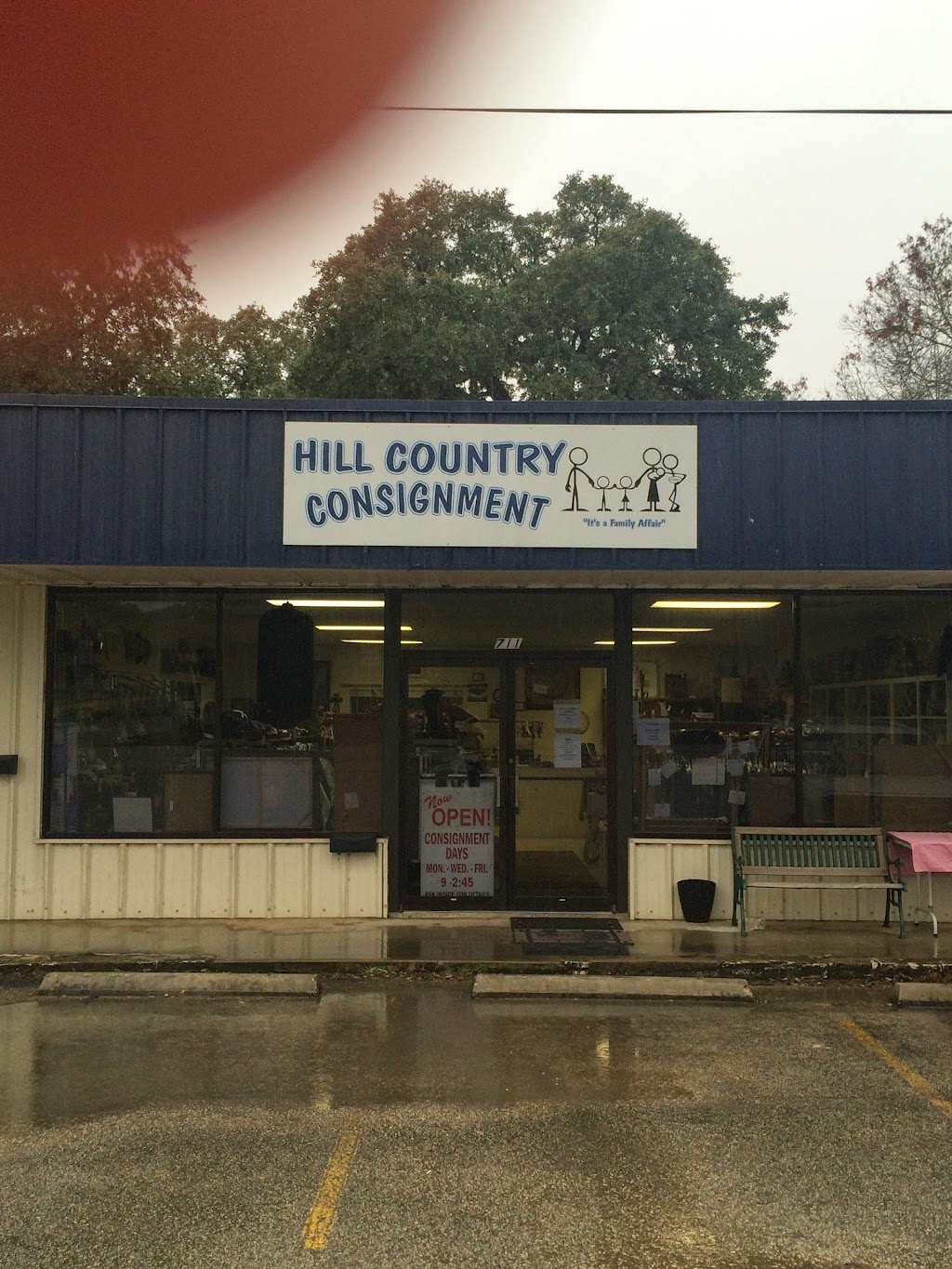 Hill Country Consignment, LLC | 711 FM2325, Wimberley, TX 78676, USA | Phone: (512) 847-8100