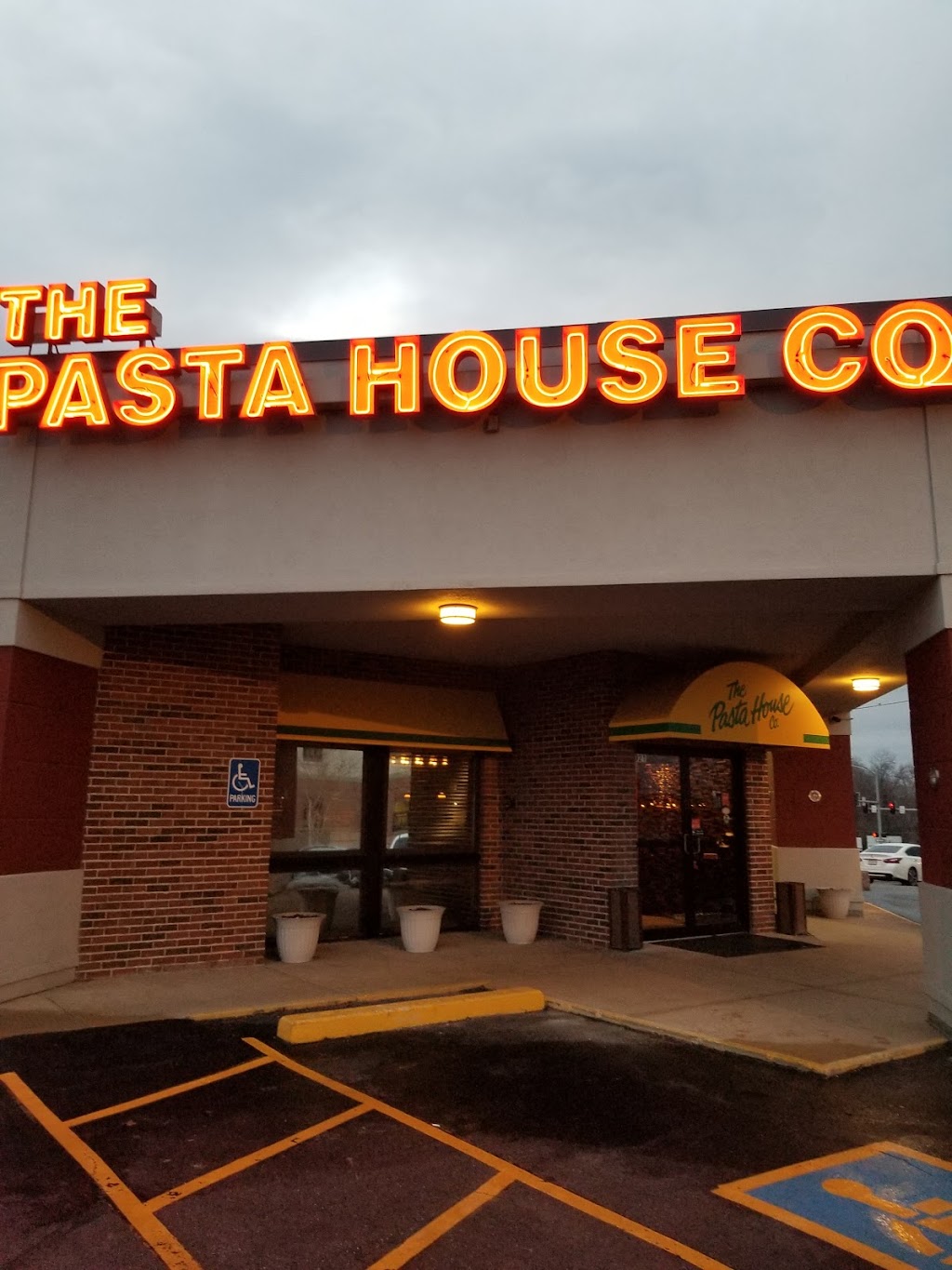 The Pasta House Co | 921 Arnold Commons Dr, Arnold, MO 63010, USA | Phone: (636) 296-3330