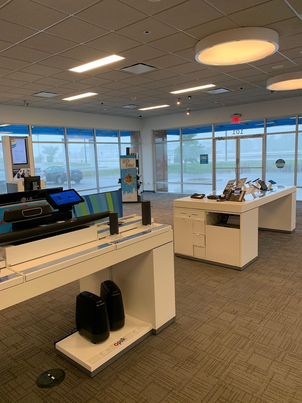 AT&T Store | 11661 E Kellogg Ave Suite 101, Wichita, KS 67207, USA | Phone: (316) 683-6024