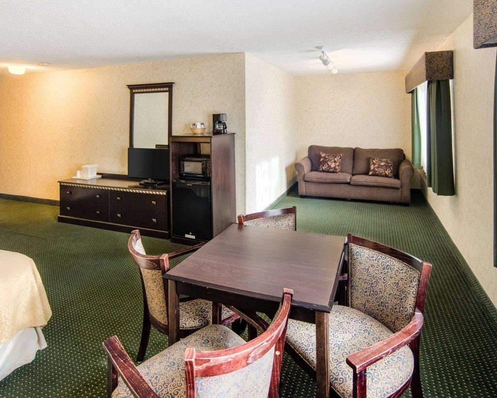 Quality Inn Near Northtown Mall & National Sports Center | 9052 University Ave NW, Coon Rapids, MN 55448, USA | Phone: (763) 785-4746