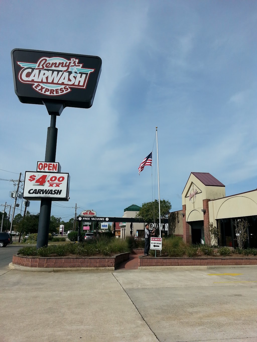 Bennys Car Wash & Oil Change | 13385 Coursey Blvd, Baton Rouge, LA 70816, USA | Phone: (225) 756-9765