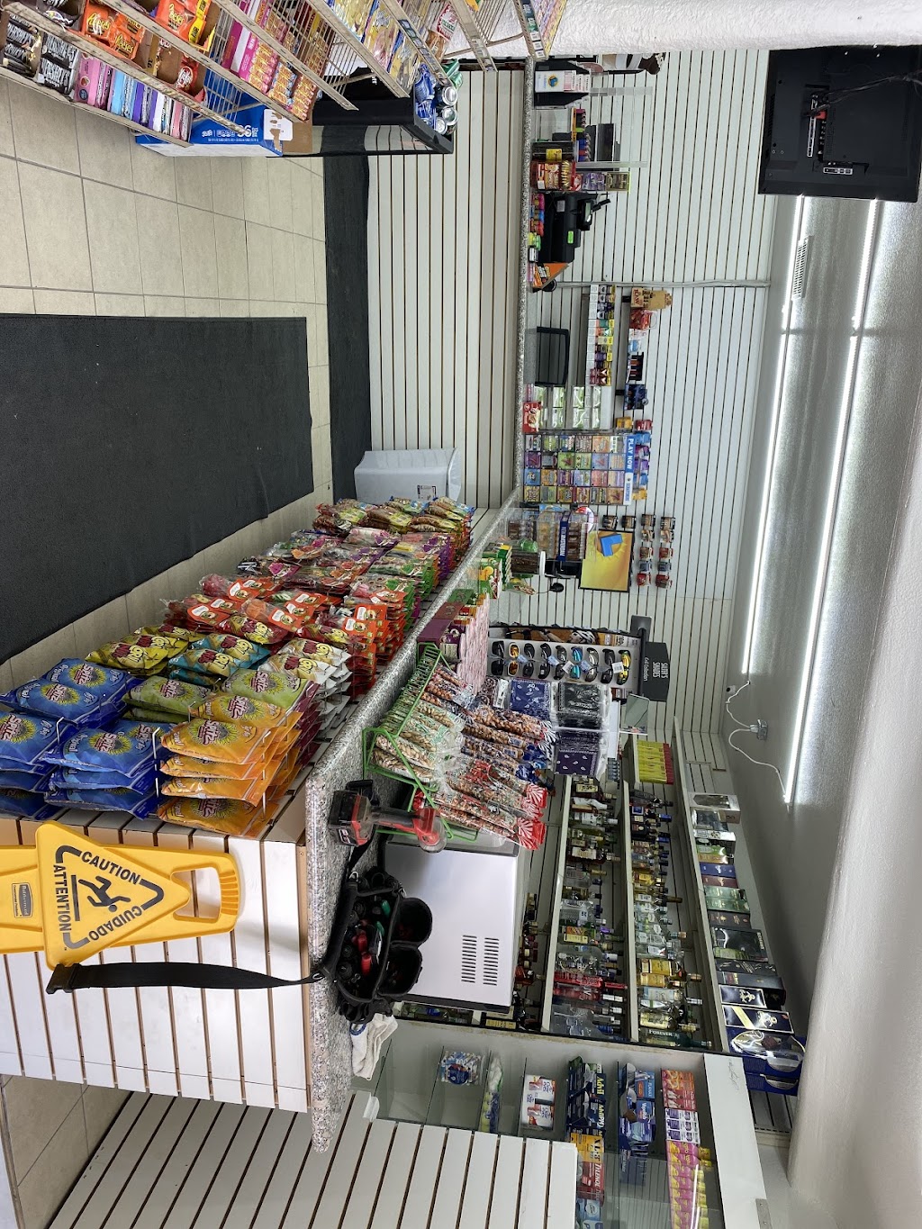 FAMILY MARKET | 8669 S Mendocino Ave, Parlier, CA 93648, USA | Phone: (559) 254-5038