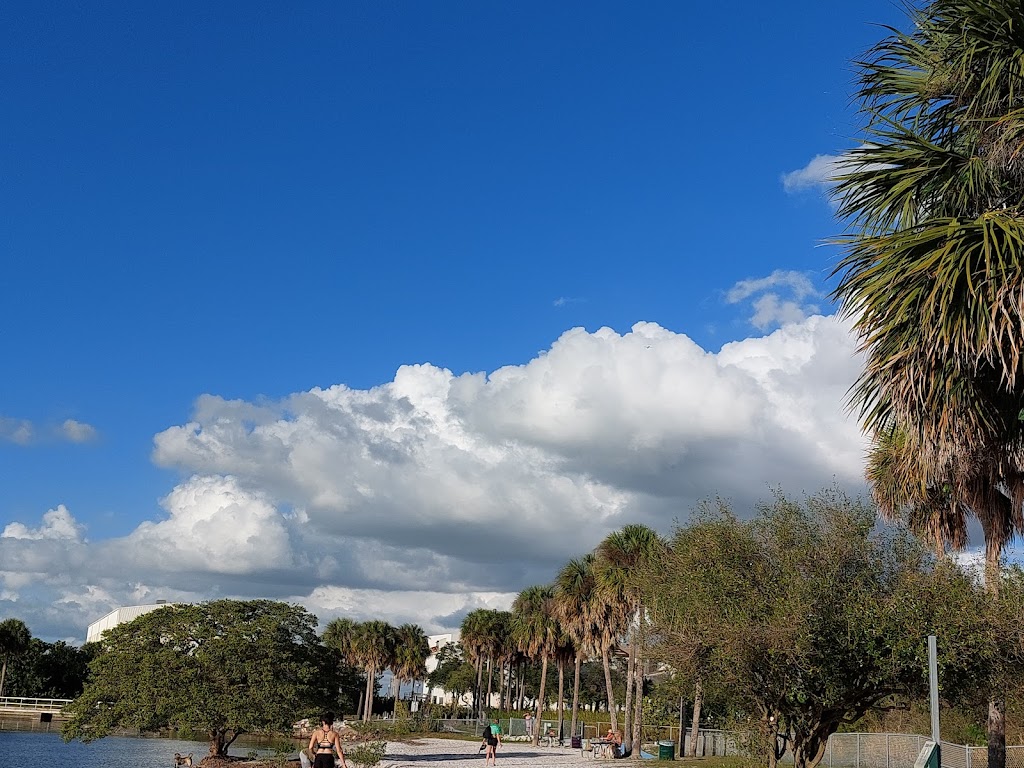 Picnic Island Beach Dog Park | 7409 Picnic Island Blvd, Tampa, FL 33616, USA | Phone: (813) 832-1222