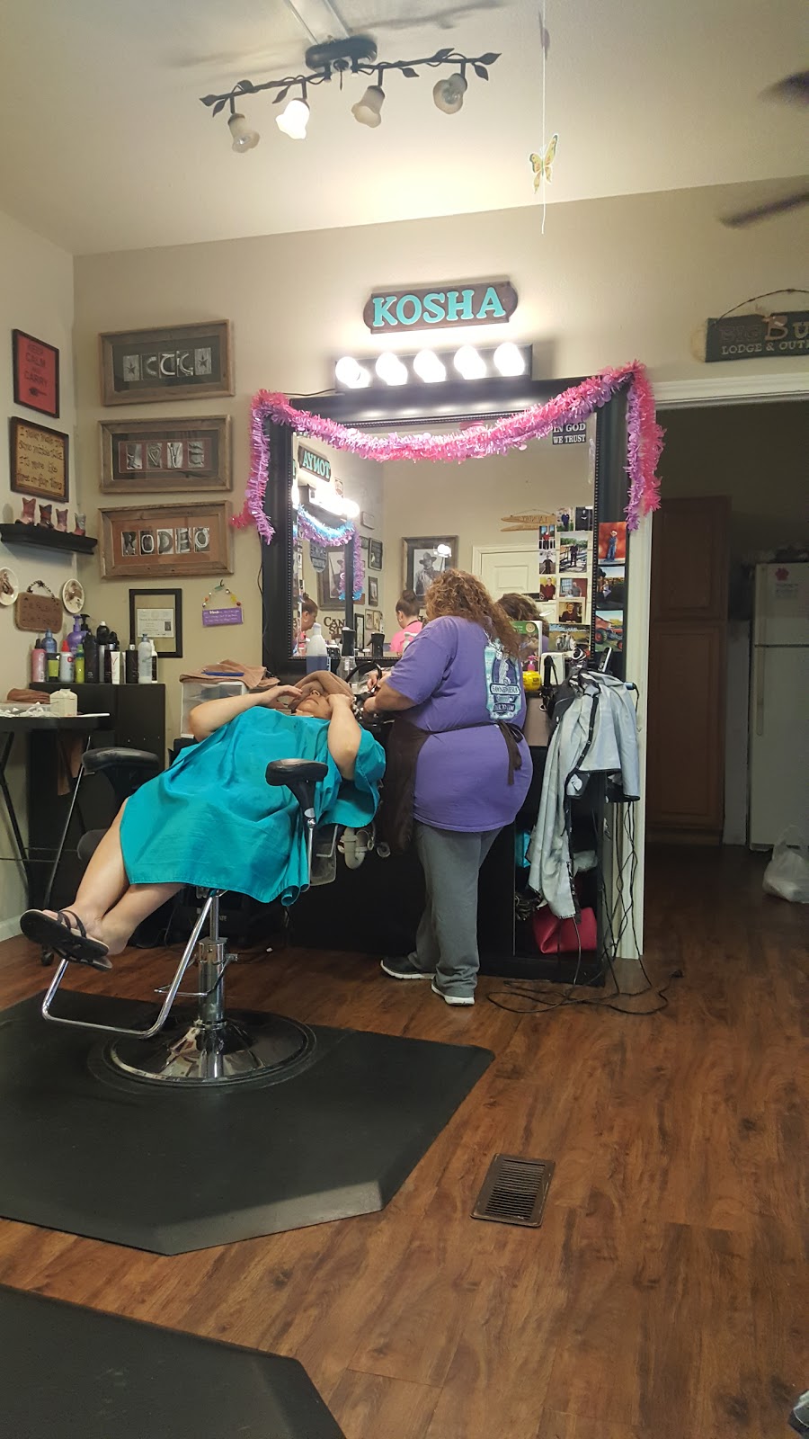 The Best Cut and Color Corral | 1814 W Morton St #103, Denison, TX 75020, USA | Phone: (903) 464-0272