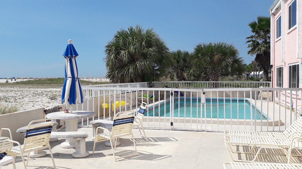 Trade Winds Motel | 10300 Gulf Blvd, Treasure Island, FL 33706, USA | Phone: (727) 360-0490