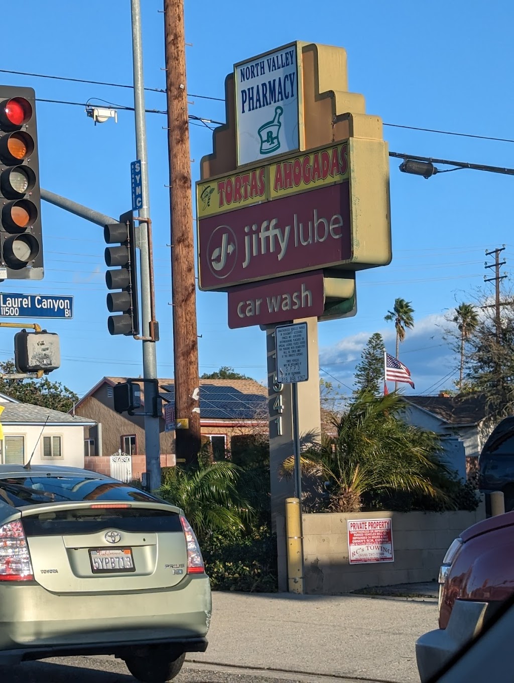 Jiffy Lube | 11541 Laurel Canyon Blvd, San Fernando, CA 91340, USA | Phone: (818) 361-8778