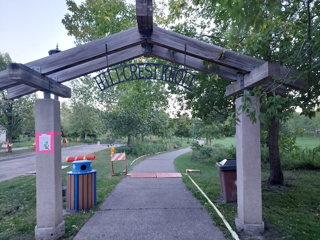 Hillcrest Knoll Park | 1672 Hoyt Ave E, St Paul, MN 55106, USA | Phone: (651) 632-5111