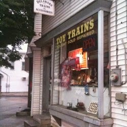 Delaware Trains & Accessories | 346 Delaware Ave, Albany, NY 12209 | Phone: (518) 253-1568