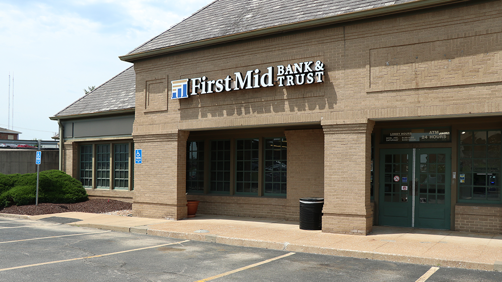 First Mid Bank & Trust | 5475 Southfield Center, St. Louis, MO 63123, USA | Phone: (314) 843-5900