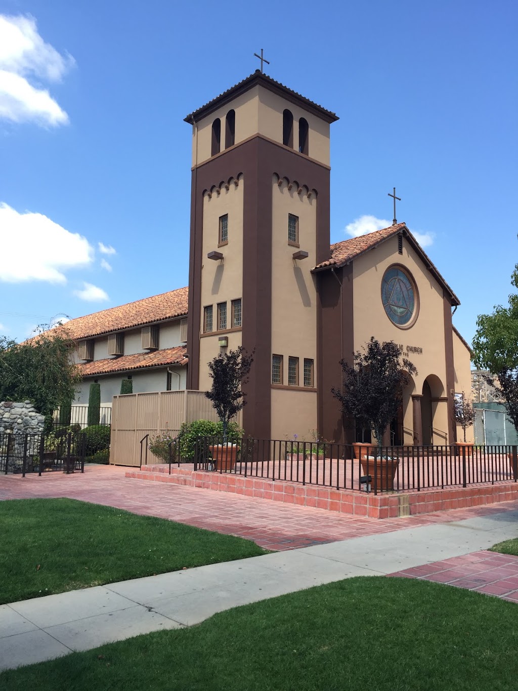 Holy Trinity Catholic Church | 3722 Boyce Ave, Los Angeles, CA 90039 | Phone: (323) 664-4723