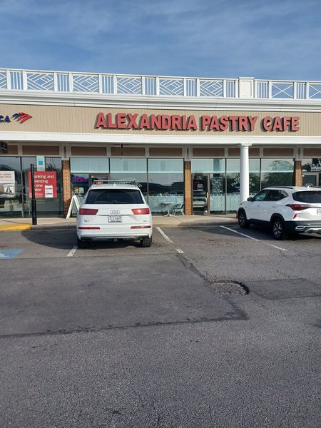 Alexandria Pastry Shop | 3690 King St H, Alexandria, VA 22302, USA | Phone: (703) 578-4144