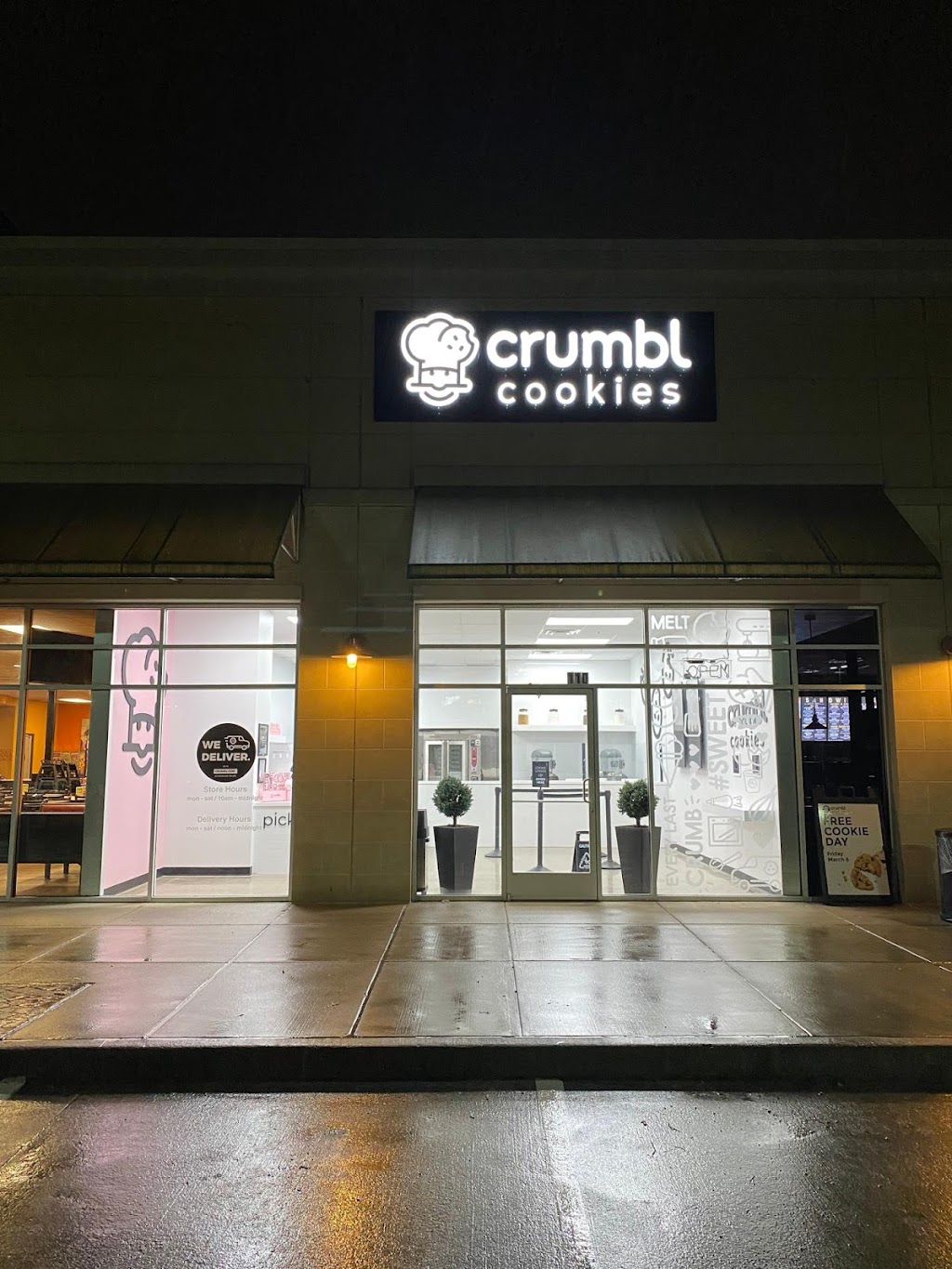 Crumbl Cookies - Lake Highlands | 6186 Retail Rd Ste 110, Dallas, TX 75231, USA | Phone: (469) 342-1499