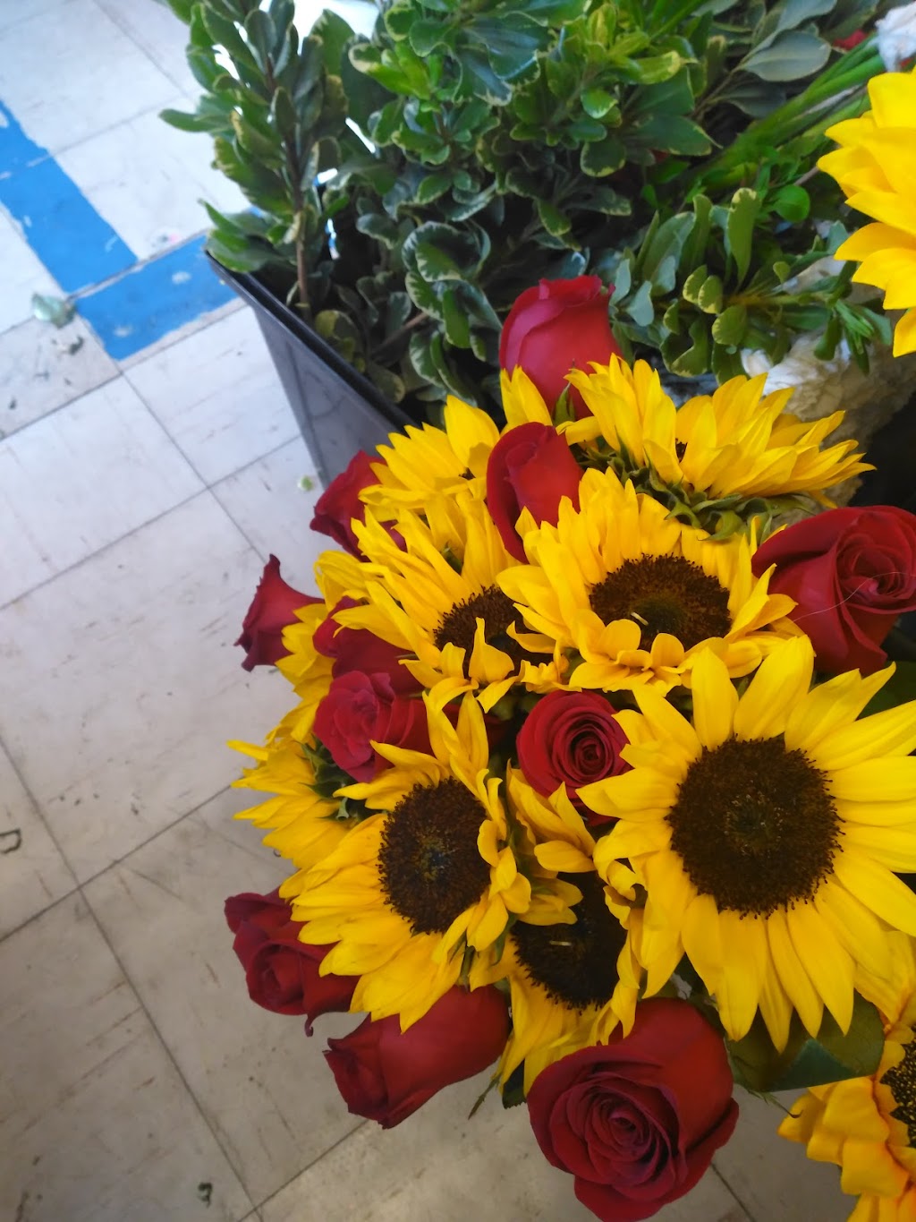 G&L Flower shop | 1540 E Compton Blvd, Compton, CA 90221, USA | Phone: (323) 593-0338