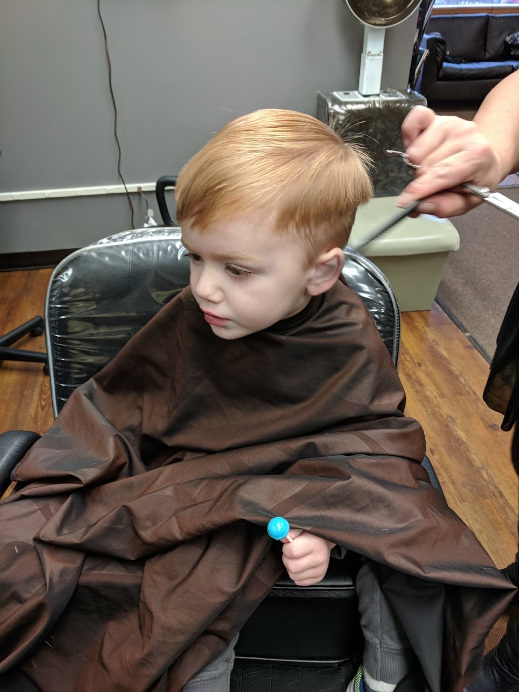 Classic Cuts Salon | 14427 Lima Rd, Fort Wayne, IN 46818, USA | Phone: (260) 637-9131