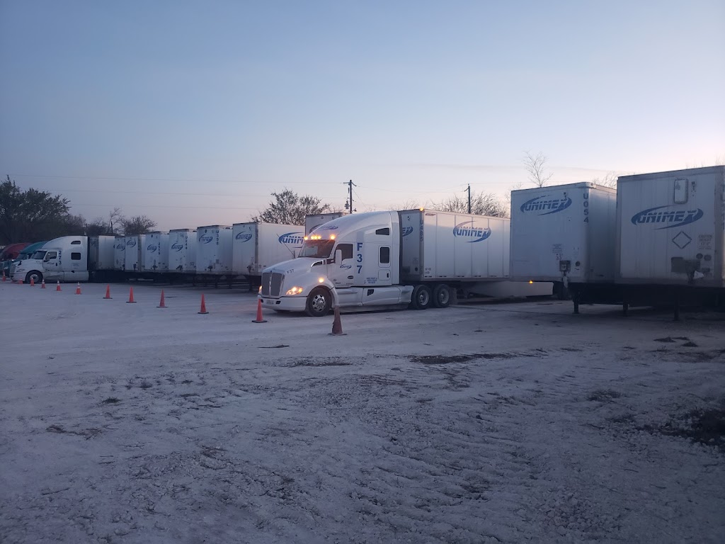 Alvarado Truck Parking | 8108, I-35W, Alvarado, TX 76009, USA | Phone: (903) 654-4103