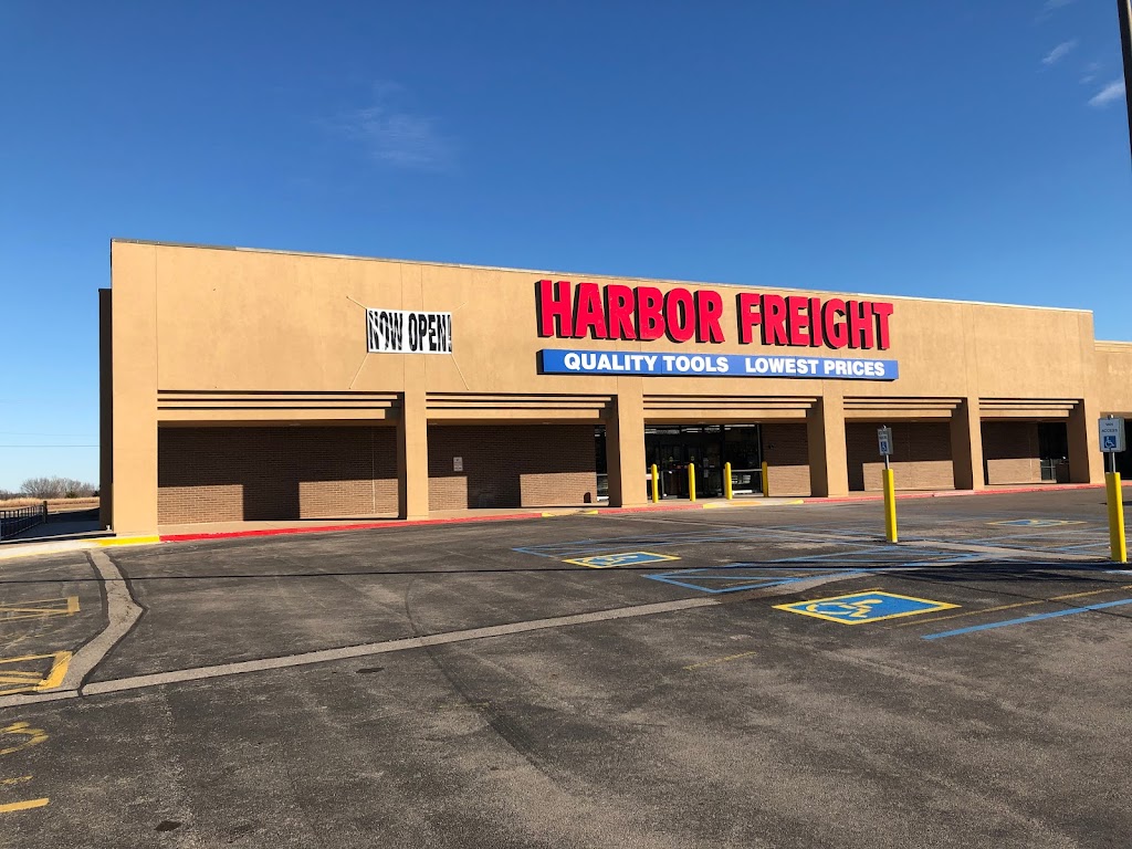 Harbor Freight Tools | 2403 Ponderosa Dr, Chickasha, OK 73018, USA | Phone: (405) 544-3388