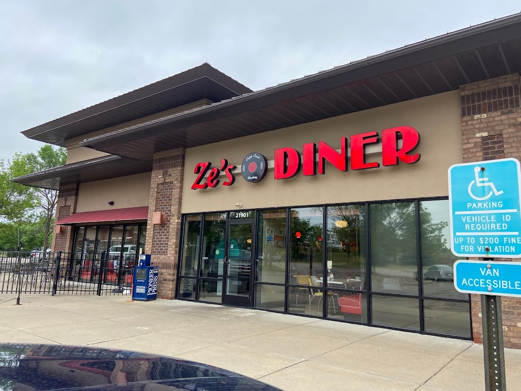 Zes Diner Woodbury | 2190 Eagle Creek Ln, Woodbury, MN 55129, USA | Phone: (651) 436-7196