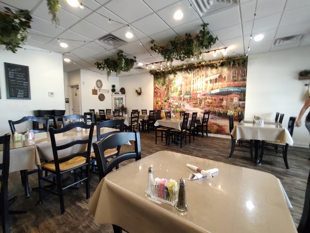 Le Petit Jardin Cafe | 1500 E Venice Ave #401, Venice, FL 34292, USA | Phone: (941) 244-3231