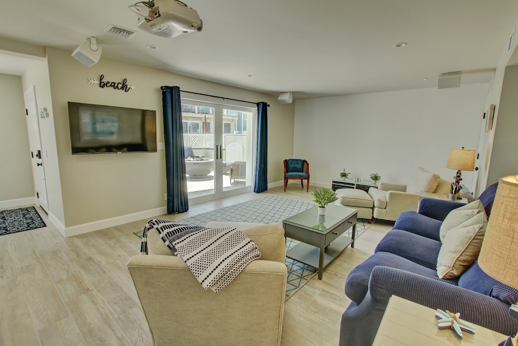 Sandy Shores Luxury Vacation Rentals | 111 45th St, Newport Beach, CA 92663, USA | Phone: (949) 375-4812