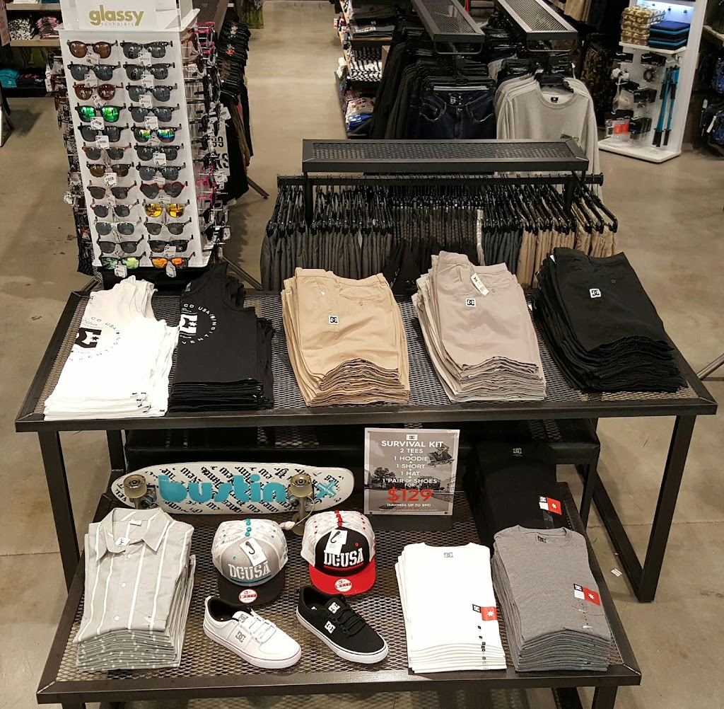 Quiksilver | 651 Kapkowski Rd #2222, Elizabeth, NJ 07201, USA | Phone: (908) 289-9135