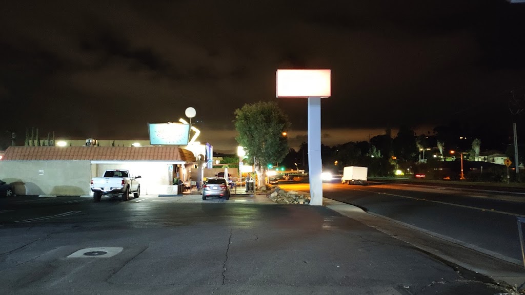 Varso Gas Station | 2306 S Escondido Blvd, Escondido, CA 92025, USA | Phone: (760) 743-1915