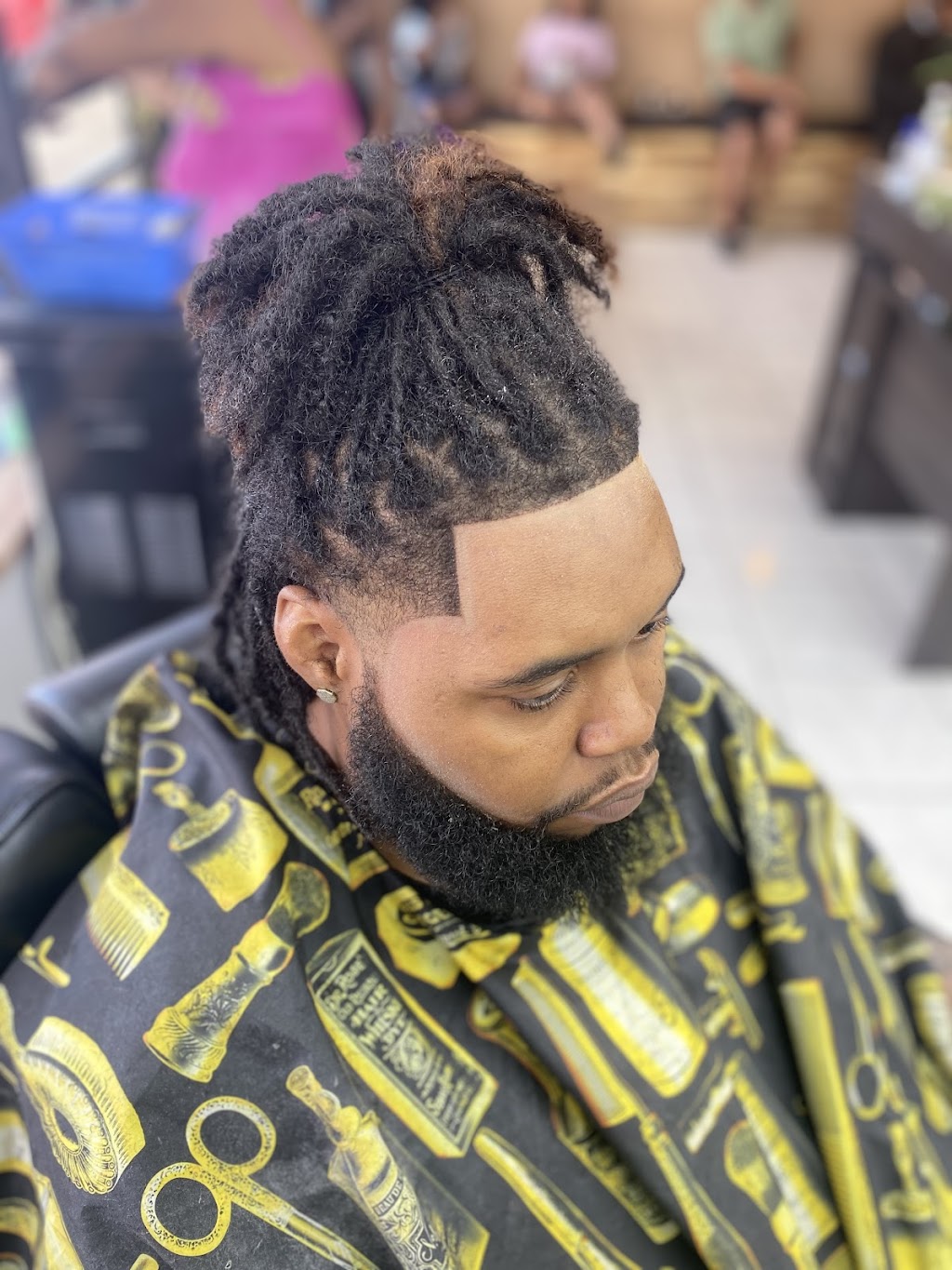 Blendz Barber Lounge | 446 Newtown Rd, Virginia Beach, VA 23462, USA | Phone: (757) 278-6642