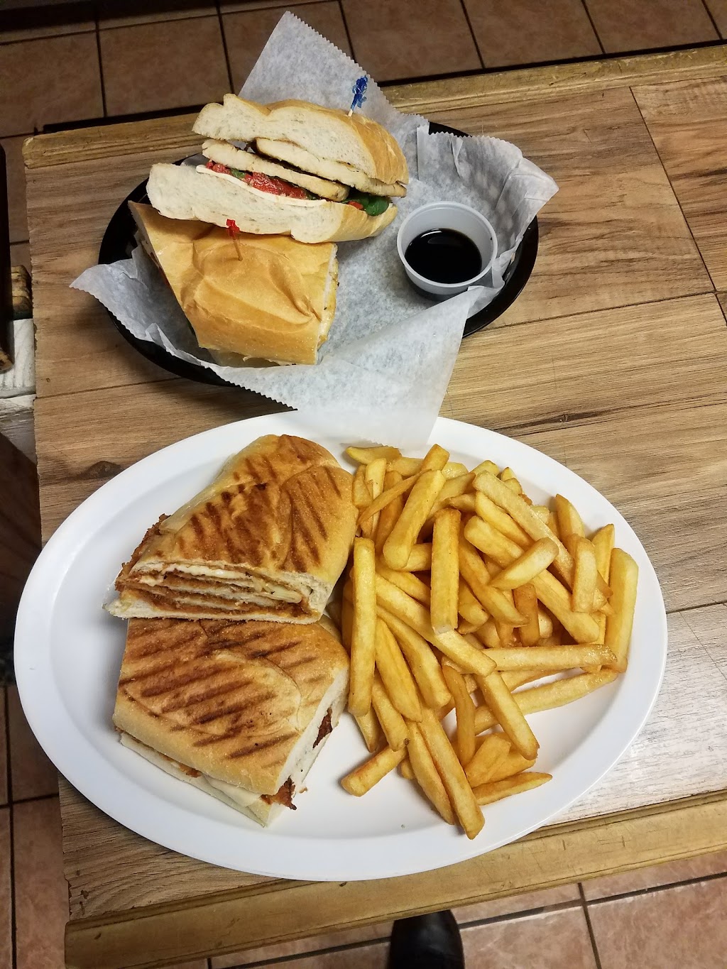 Sals Family Deli & Grill | 288 Lincoln Blvd, Middlesex, NJ 08846, USA | Phone: (732) 893-8400