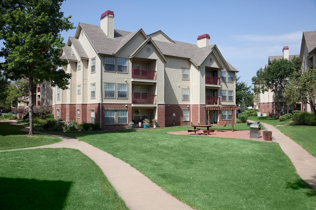 Crown Chase Apartments | 2929 E 95th St, Tulsa, OK 74137 | Phone: (918) 298-5800