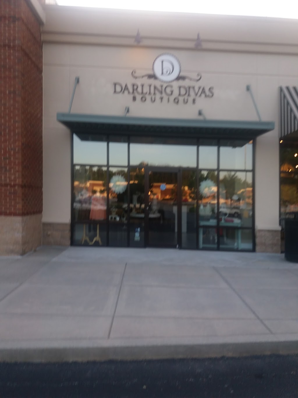 Darling Divas Boutique | 1247 N Peachtree Pkwy, Peachtree City, GA 30269, USA | Phone: (678) 364-8858