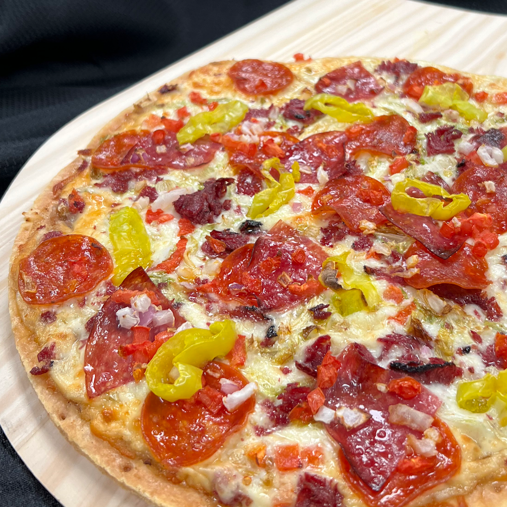 Eaton’s Fresh Pizza | 830 E Paradise Dr, West Bend, WI 53095, USA | Phone: (262) 429-2292