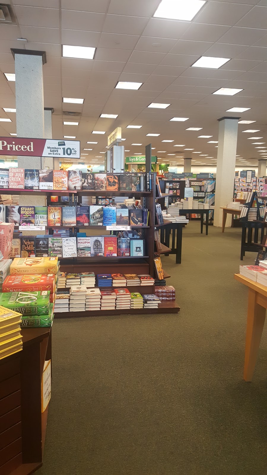 Barnes & Noble | 1180 Raritan Rd, Clark, NJ 07066, USA | Phone: (732) 574-1818