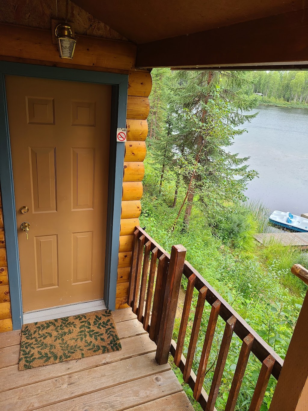 Gigglewood Lakeside Inn | 48976 Rainbow Ridge Dr, Willow, AK 99688, USA | Phone: (907) 315-1947