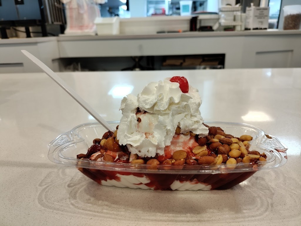 Scoops & More Eatery | 7012 Steubenville Pike, Oakdale, PA 15071, USA | Phone: (412) 249-8979