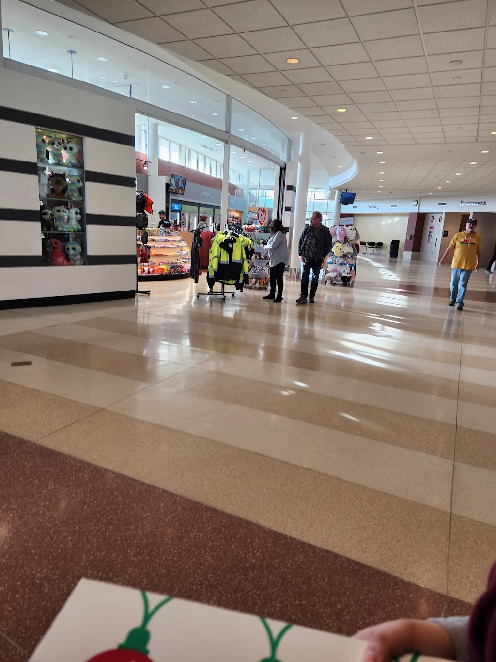 Portage Service Plaza | Milepost 197.0 – Westbound, Mantua, OH 44255, USA | Phone: (330) 297-7534