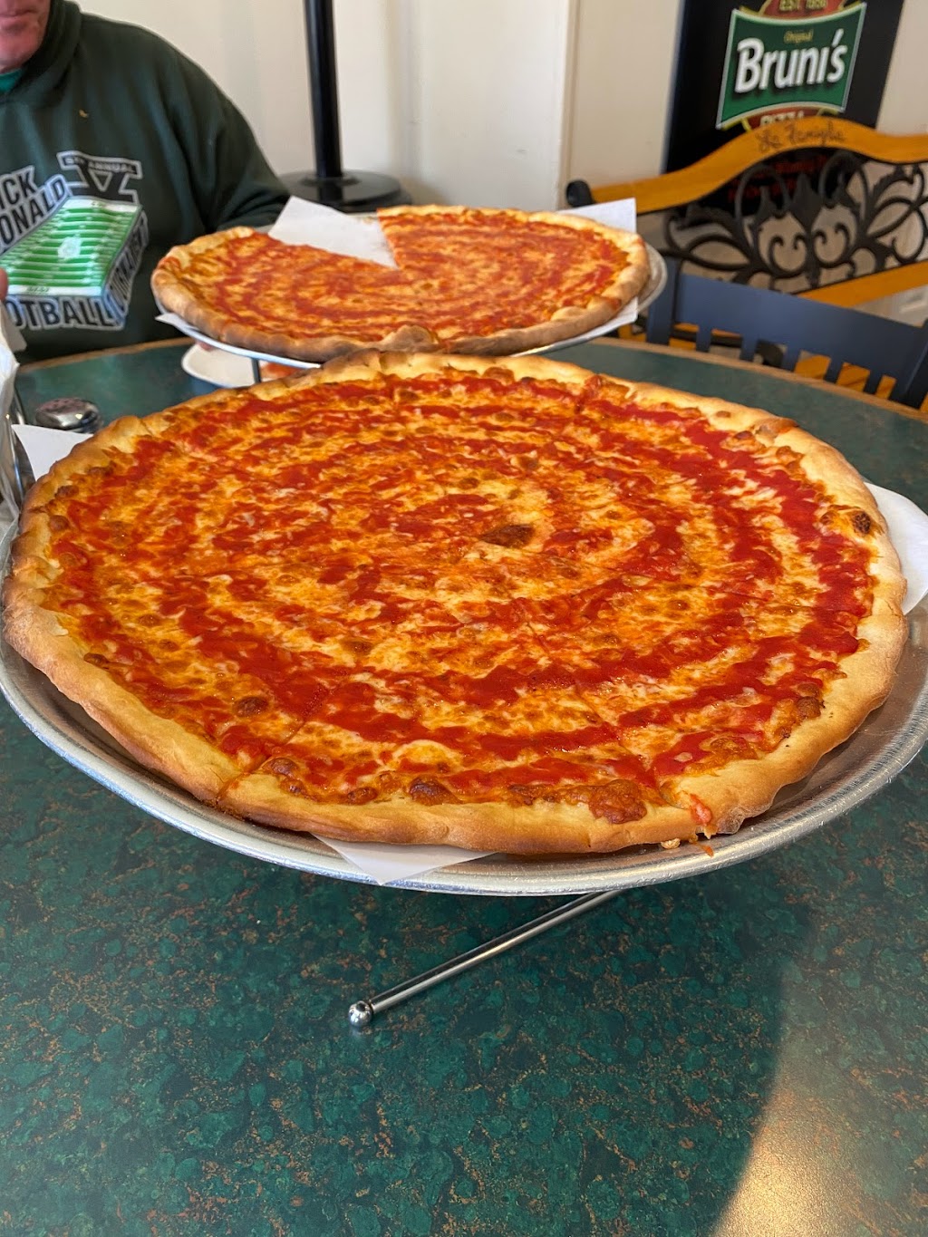 Brunis Pizzeria | 303 12th St, Hammonton, NJ 08037, USA | Phone: (609) 561-5310