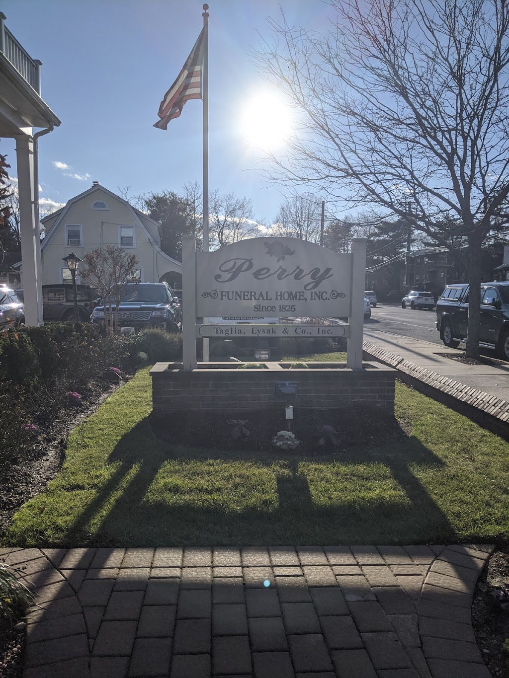 Perry Funeral Home Inc | 118 Union Ave, Lynbrook, NY 11563, USA | Phone: (516) 593-1111
