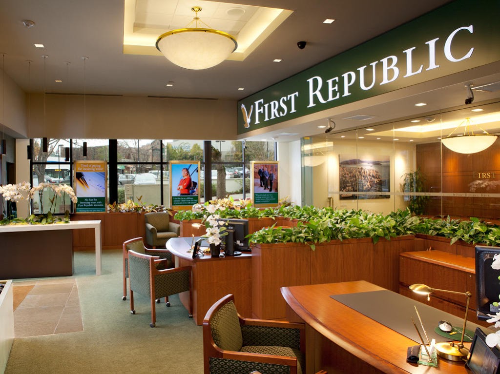 First Republic Bank | 2110 Mountain Blvd, Oakland, CA 94611, USA | Phone: (510) 530-8881