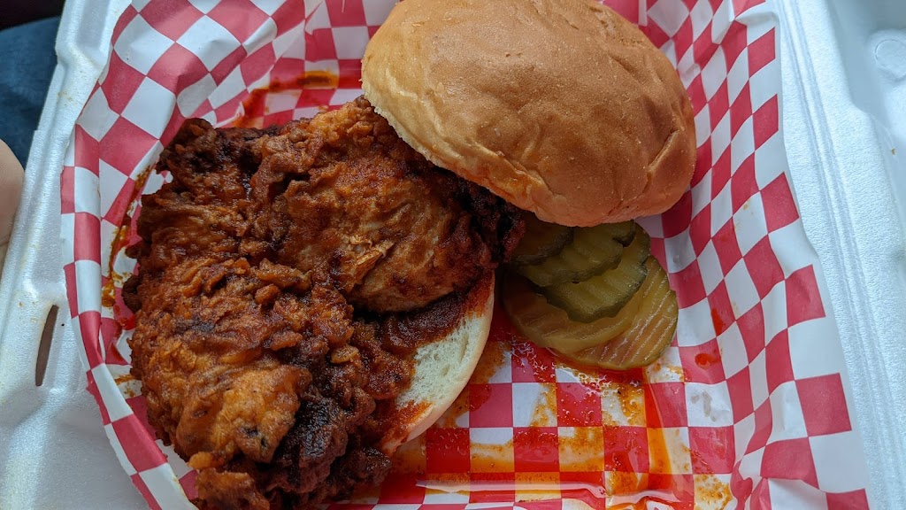 Helens Hot Chicken Murfreesboro | 2042 Lascassas Pike a12, Murfreesboro, TN 37130, USA | Phone: (615) 396-8779