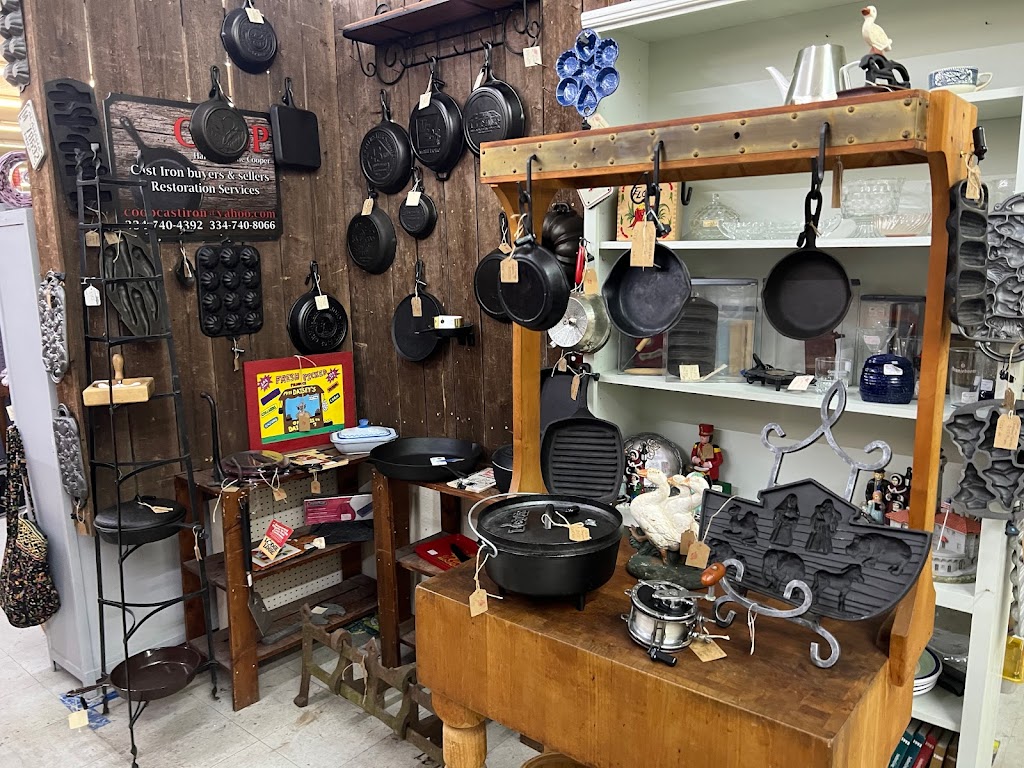 Angels Antiques & Flea Mall | 900 Columbus Pkwy, Opelika, AL 36801, USA | Phone: (334) 745-3221